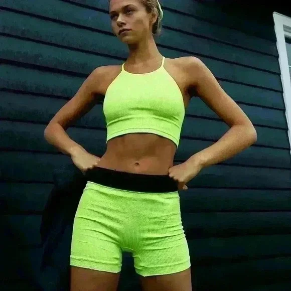 Free People- NWT Seamless Shorts Sz M/L - Fresh Cut - Picture 1 of 6